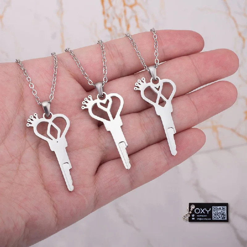 Queen Heart Shaped Key Necklace - Personalized Letters